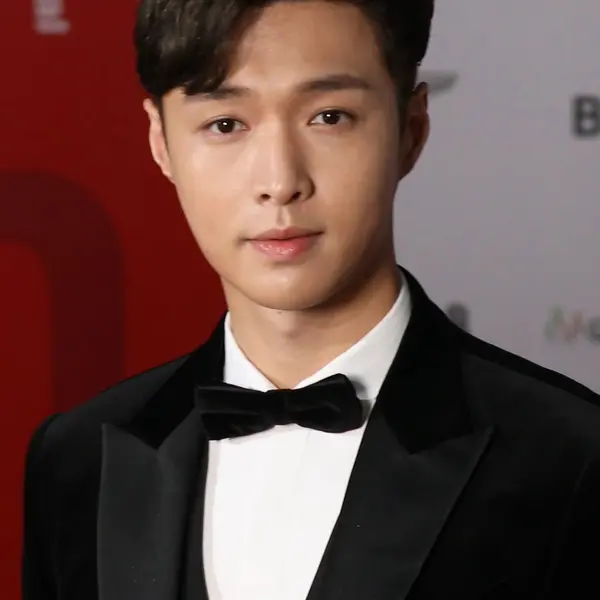 Lay — K-pop artist photo