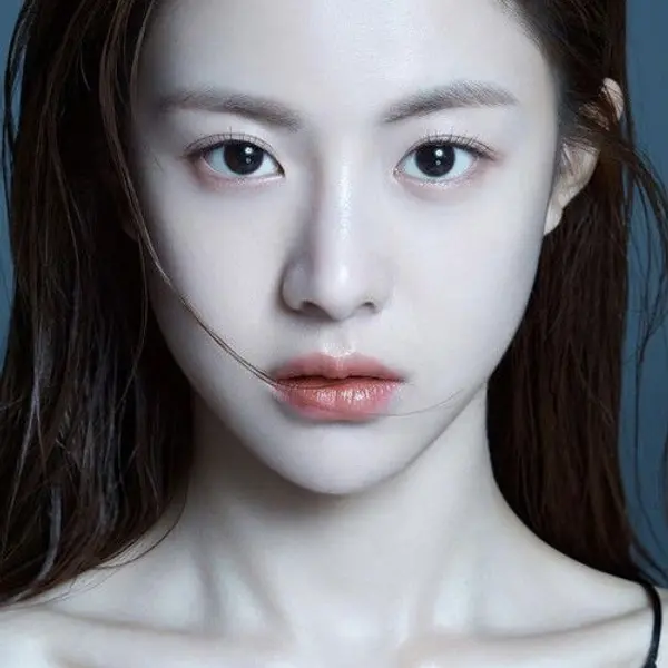 Go Youn-jung — K-pop artist photo