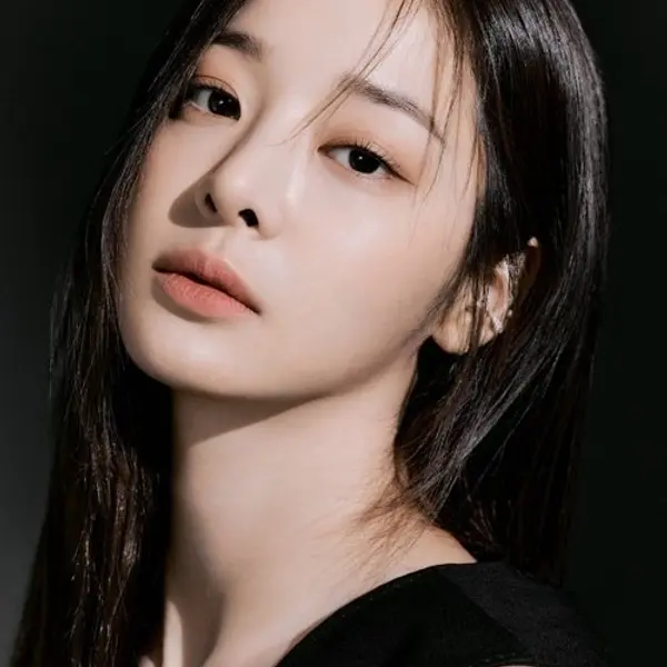 Seol In-a — K-pop artist photo