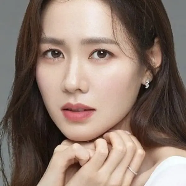 Son Ye-jin — K-pop artist photo