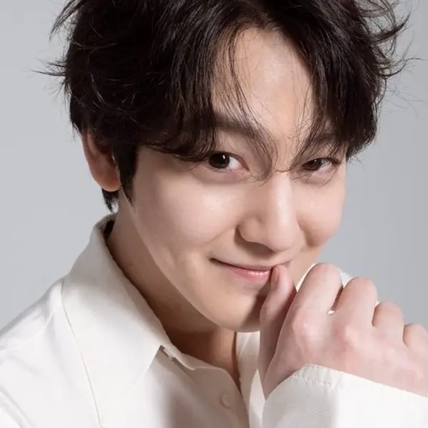 Kim Bum — K-pop artist photo