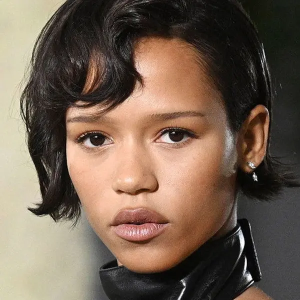Taylor Russell — K-pop artist photo