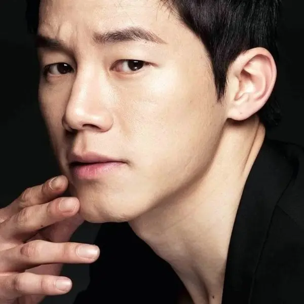 Kim Moo-yul — K-pop artist photo