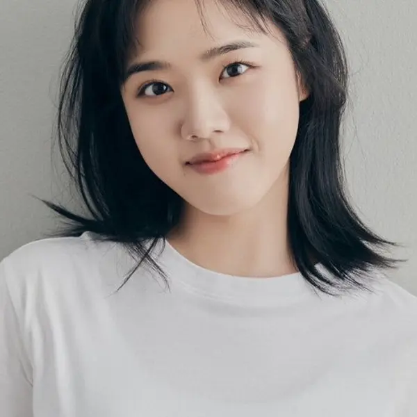 Kim Hyang-gi — K-pop artist photo
