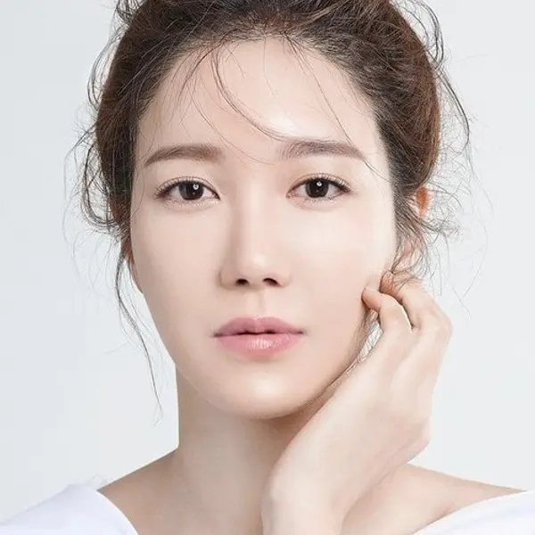 Lee Ji-ah — K-pop artist photo