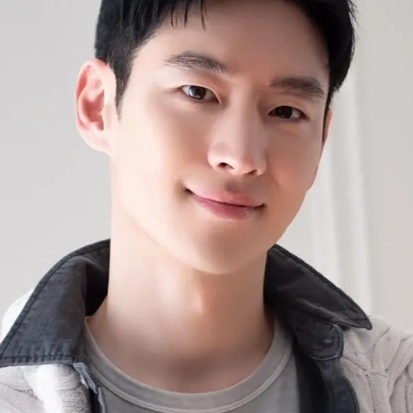 Lee Je-hoon — K-pop artist photo