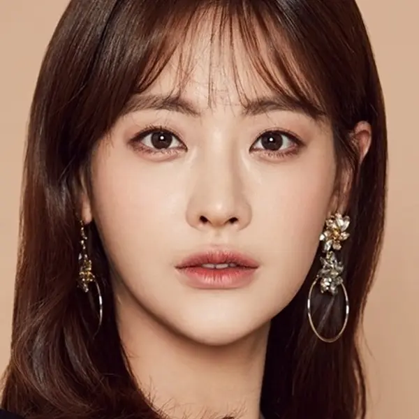 Oh Yeon-seo — K-pop artist photo