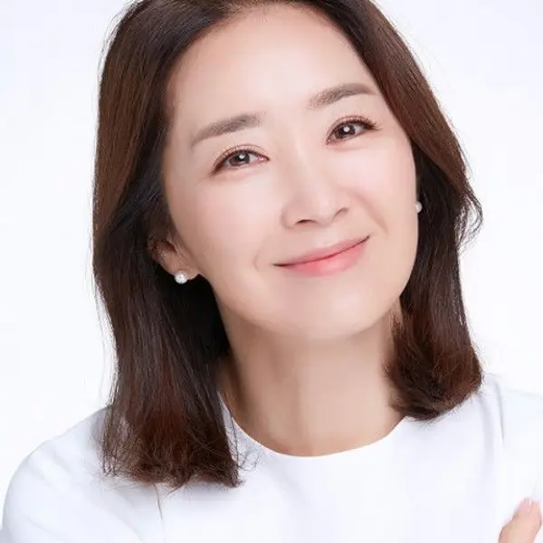 Yun Yoo-sun — K-pop artist photo