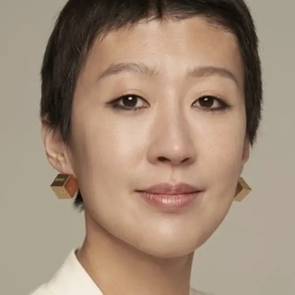 Hong Jin-kyung — K-pop artist photo
