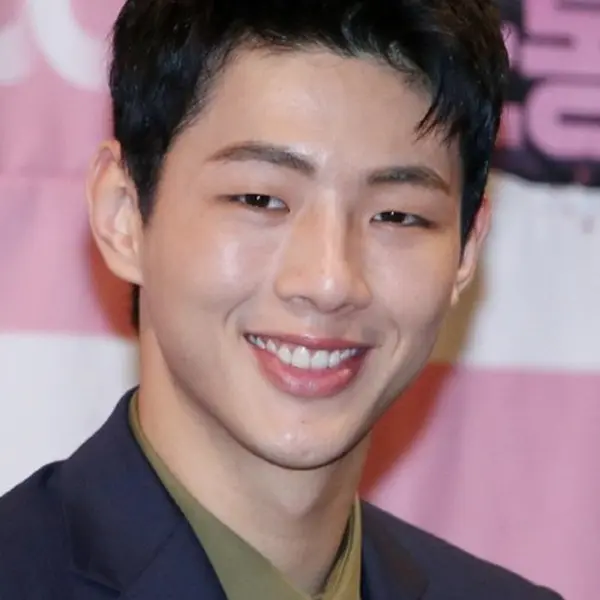 Kim Ji-soo — K-pop artist photo