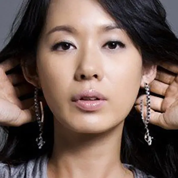 Park Hee-jin — K-pop artist photo