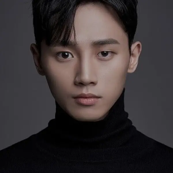 Song Byeong-geun — K-pop artist photo