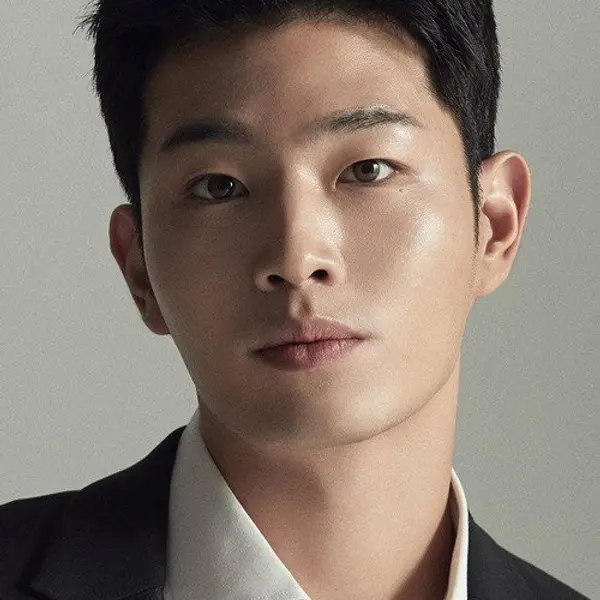 Lee Dong-ju — K-pop artist photo
