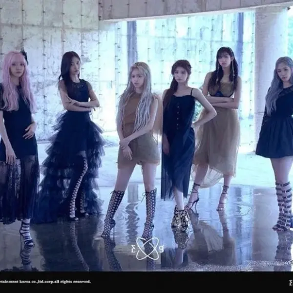EVERGLOW — K-pop group photo
