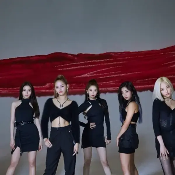 CLC — K-pop group photo