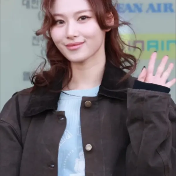 Sana — K-pop artist photo