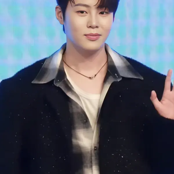 Ha Sung-woon — K-pop artist photo