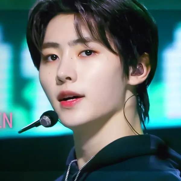 Sunghoon — K-pop artist photo