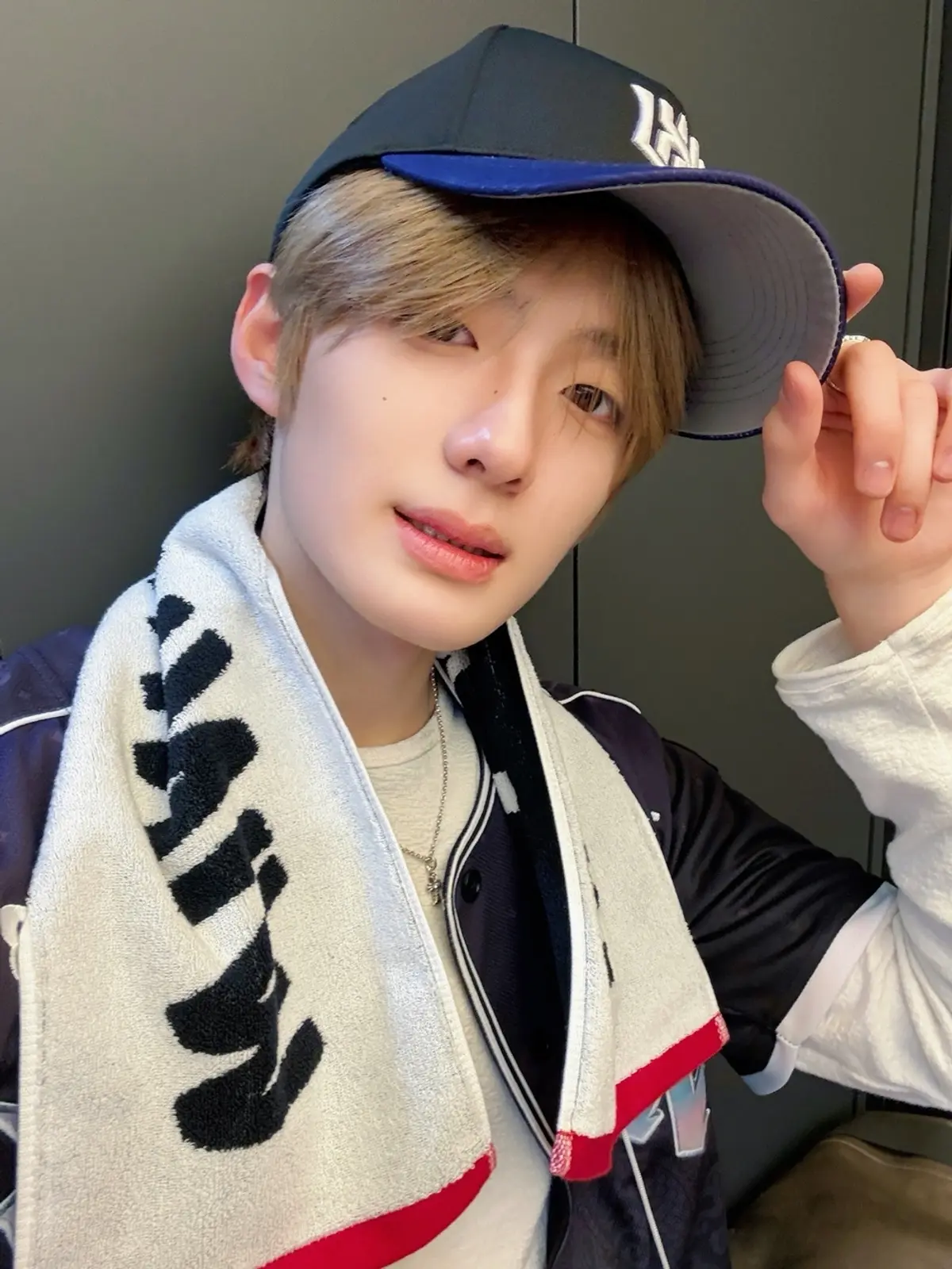 ALD1's Sanghyun throws first pitch at KT Wiz Park; 'Talk to me' MV set for Oct 27
