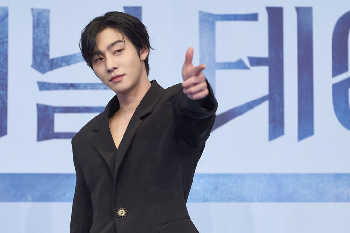 An Hyo-seop studied 'Black and White Chef' to prep for JTBC's 'Final Table', premiering Oct 24
