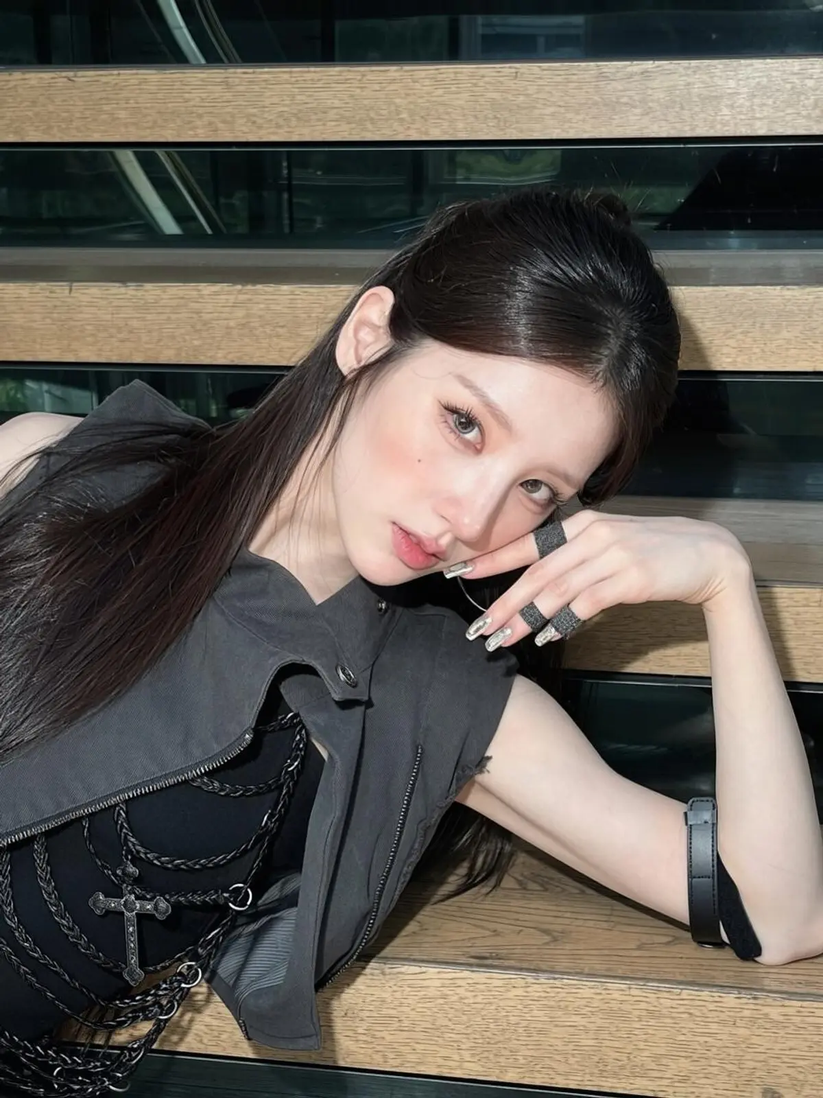 ARTMS' HeeJin teases comeback with eye-contact post ahead of 'Hyper-Ego' return