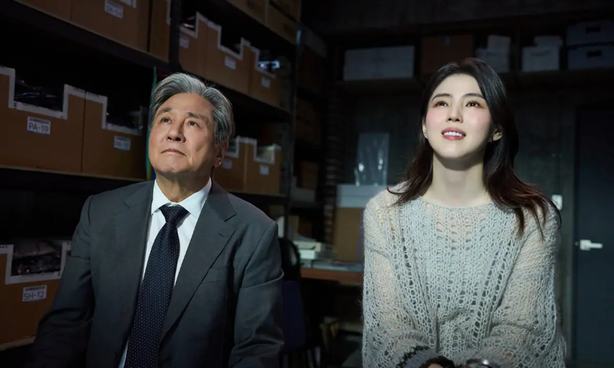 Choi Min-sik and Han So-hee's 'Intern' tops Korean presales two weeks before release