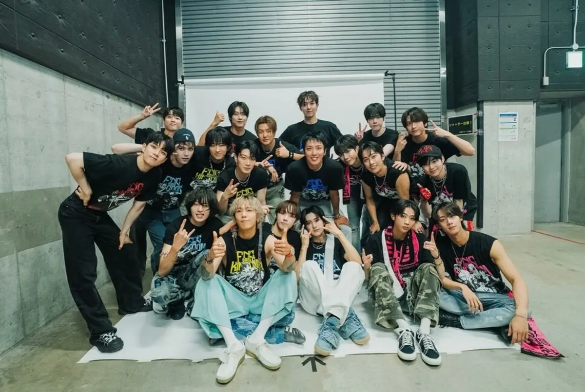 FTISLAND's FaTe Asia Tour: Lee Jae-jin Shares Backstage Group Photo