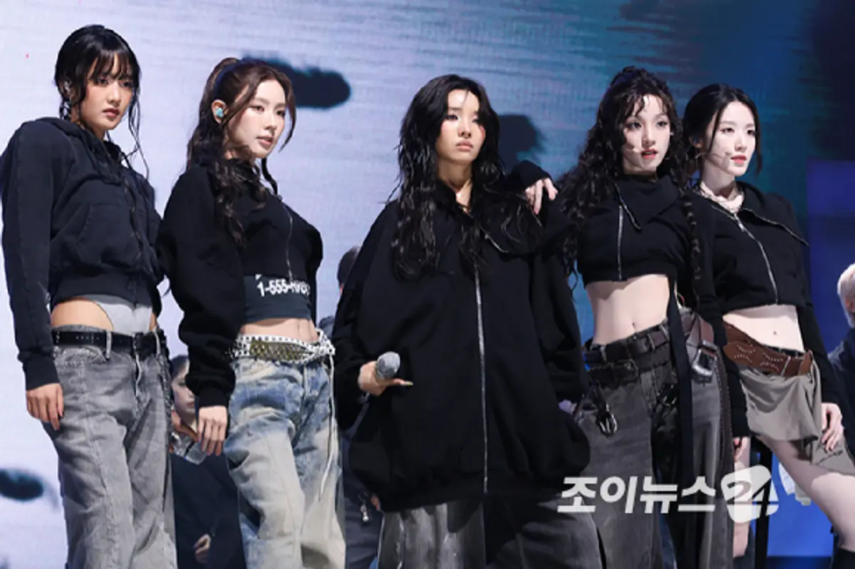 (G)I-DLE hit Lollapalooza's T-Mobile main stage for the first time on August 31