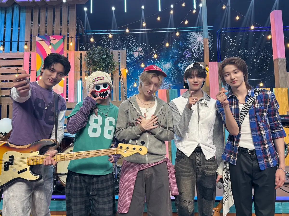 hrtz.wav sweeps four music shows after mini album debut, all 6 tracks chart on Melon