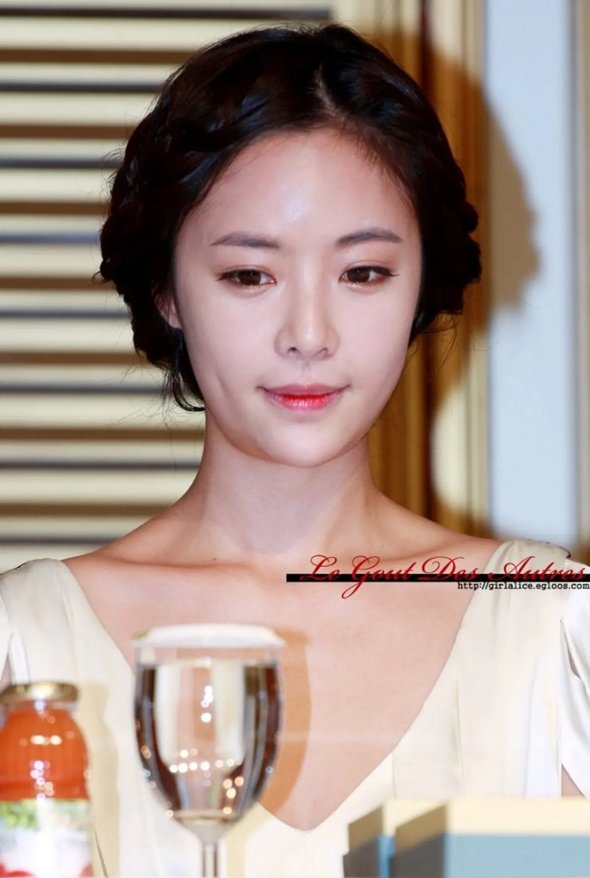 Hwang Jung-eum links family grave relocation in 2020 to her first divorce in new YouTube video