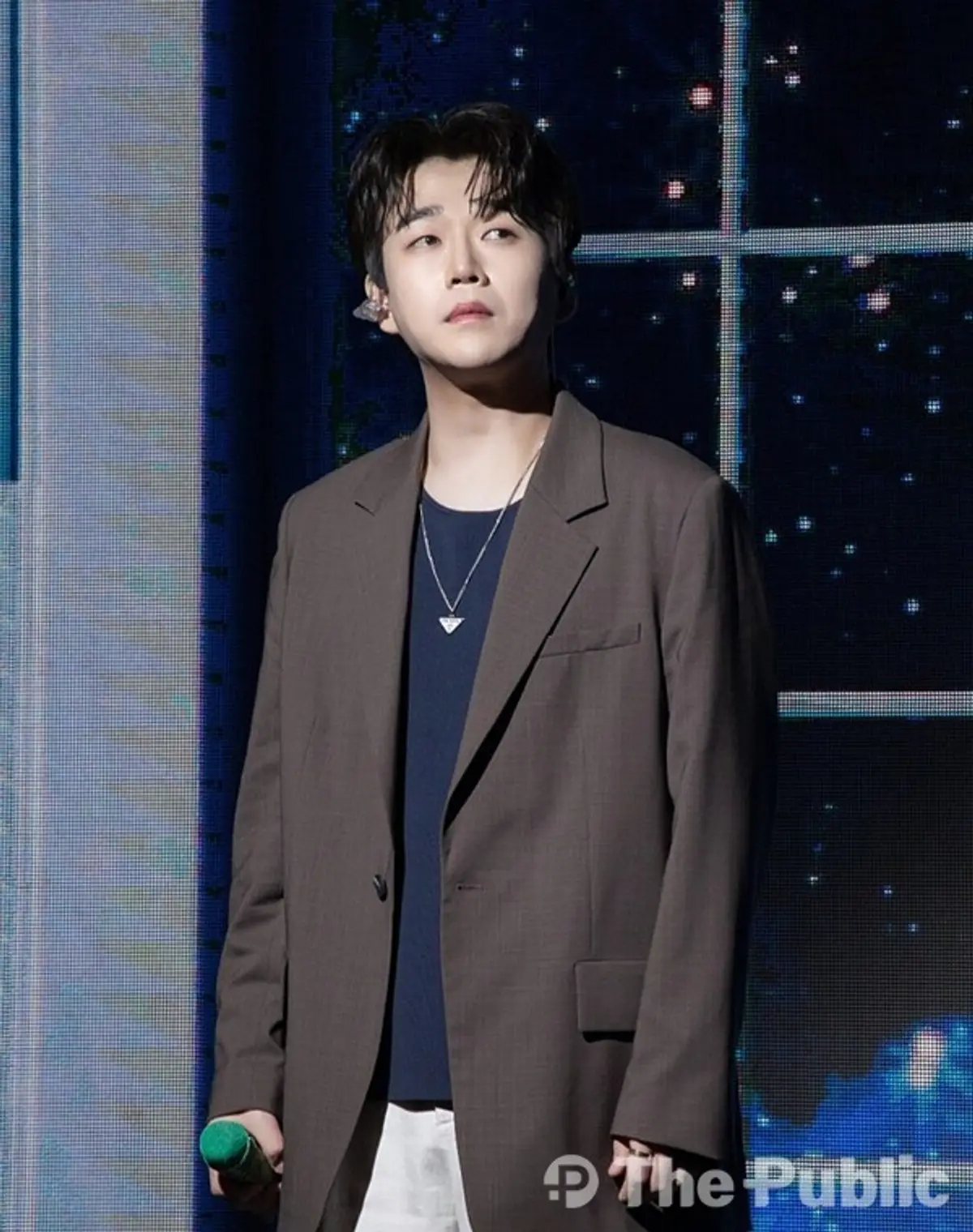 Hwang Young-woong drops 'Saranghandan' MV on July 14, three years after controversy halted his broadcast career