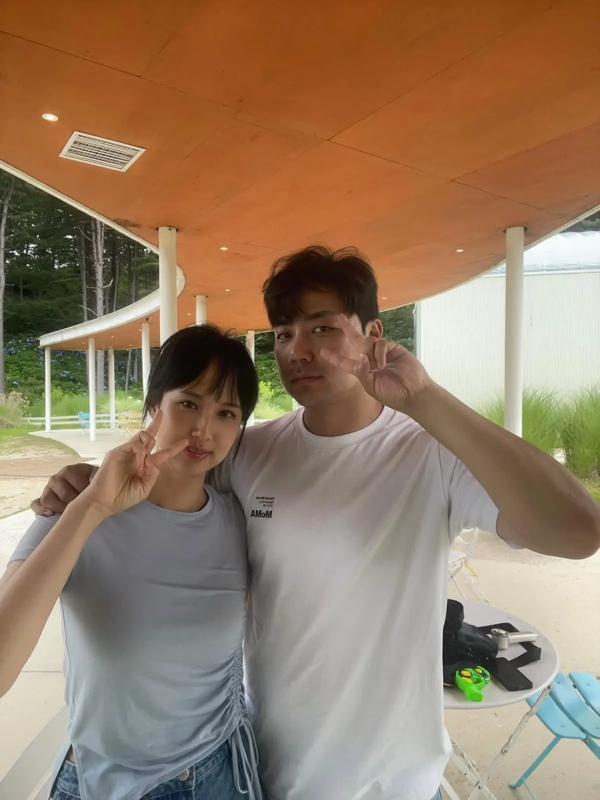 'I Am Solo' Season 32 couple Jeong-hee and Young-ho go public with couple photo at Gapyeong sheep ranch