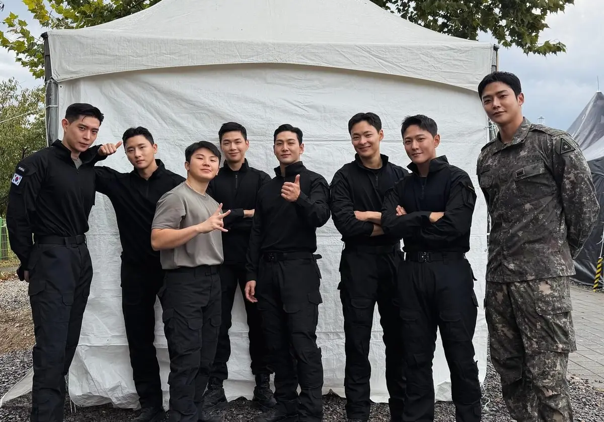 iKON's Kim Dong-hyuk performs at Ground Forces Festival, ATEEZ 'BAD' dance video hits millions of views