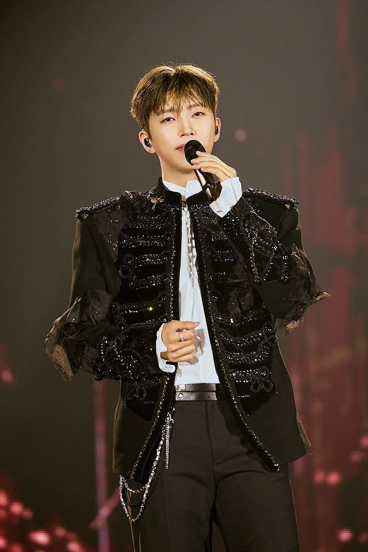 Im Young-woong's '살아온 우리에게' hits 1M YouTube views as IM HERO 10 dominates charts