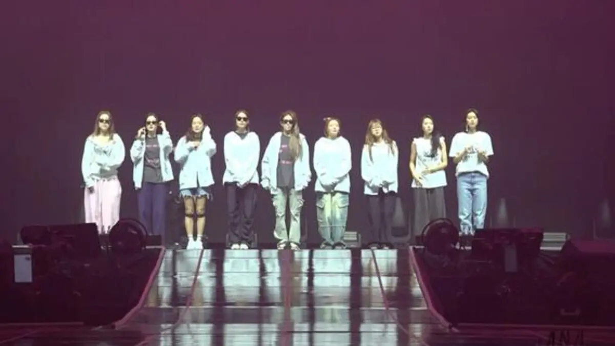 IOI's 10th anniversary concert title track '갑자기' hits #1 on music charts; concert airs on MBC June 13