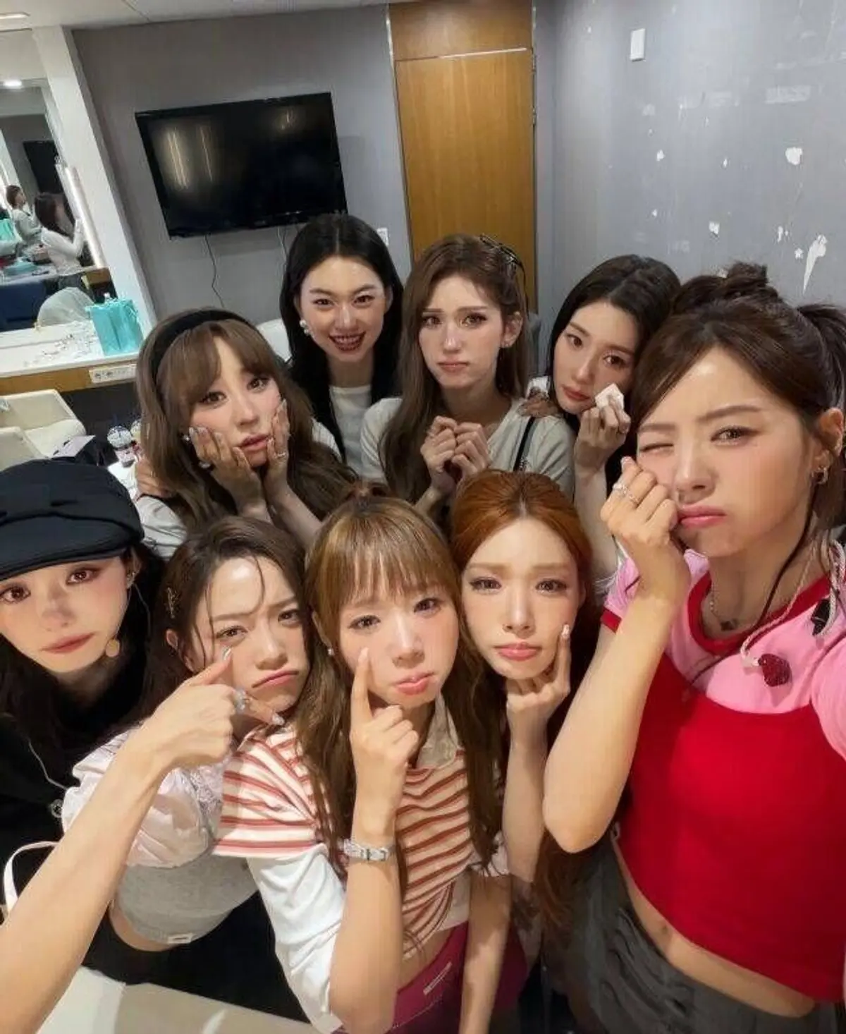 I.O.I confirmed for MMA2026 Day 1 after Melon #1 with 'Suddenly'