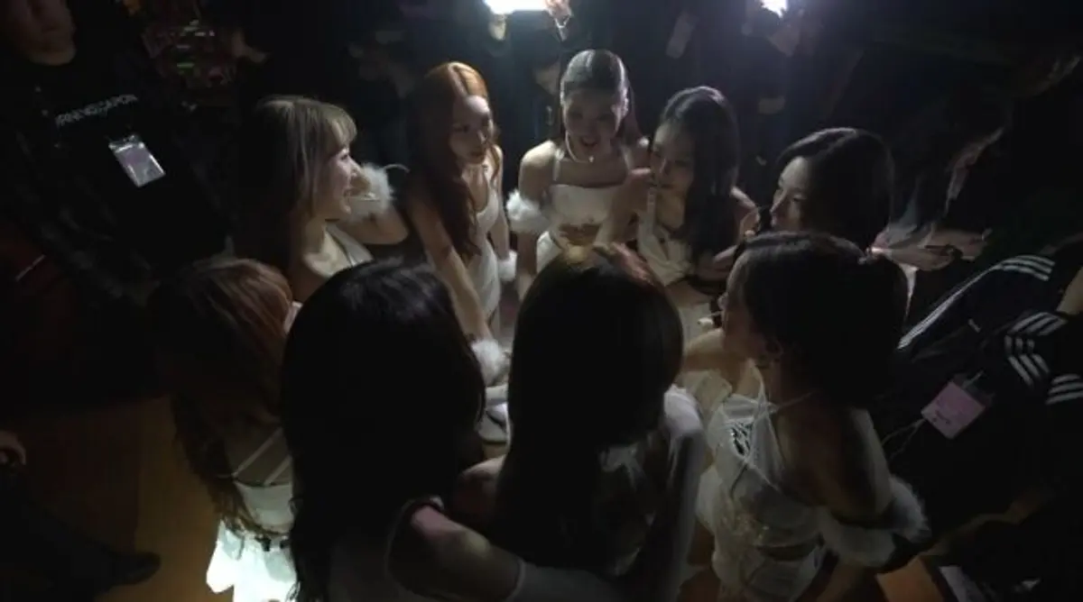 I.O.I's 9-year reunion concert sends 'Suddenly' to #1; Jeong Chae-yeon's backstage tears to air June 13