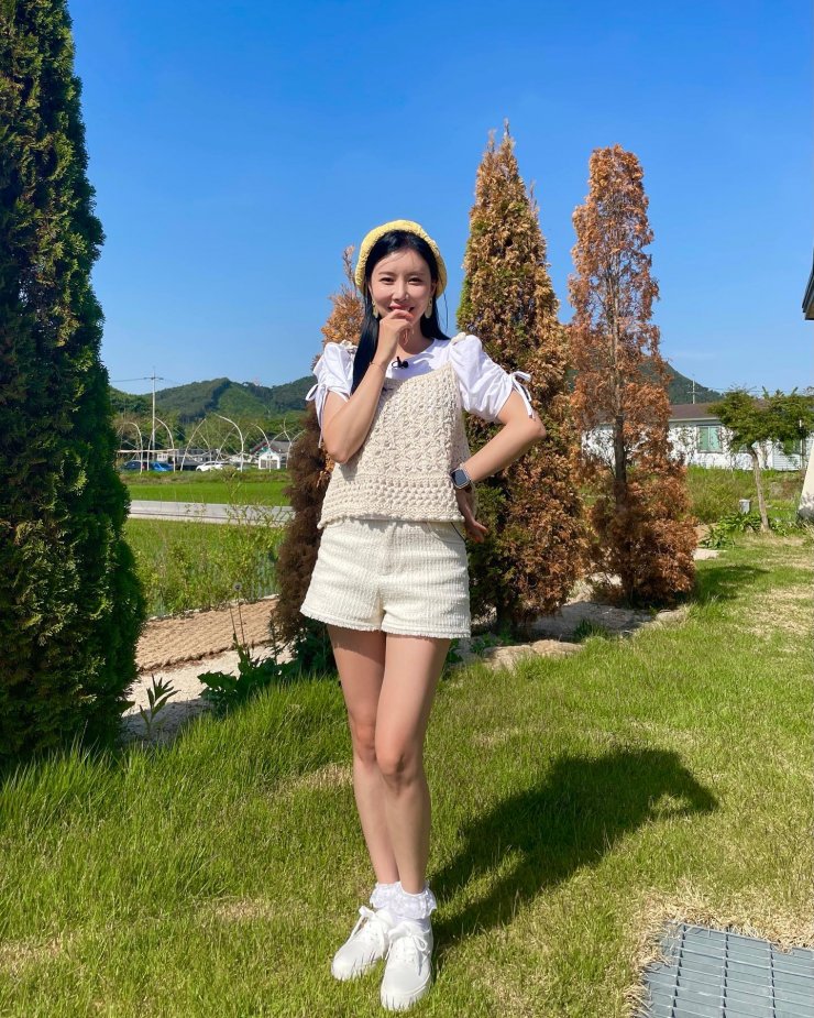 Jang Hye-ri drops new single 'Anajuseyo,' co-written by the 'Bass Goddess' herself
