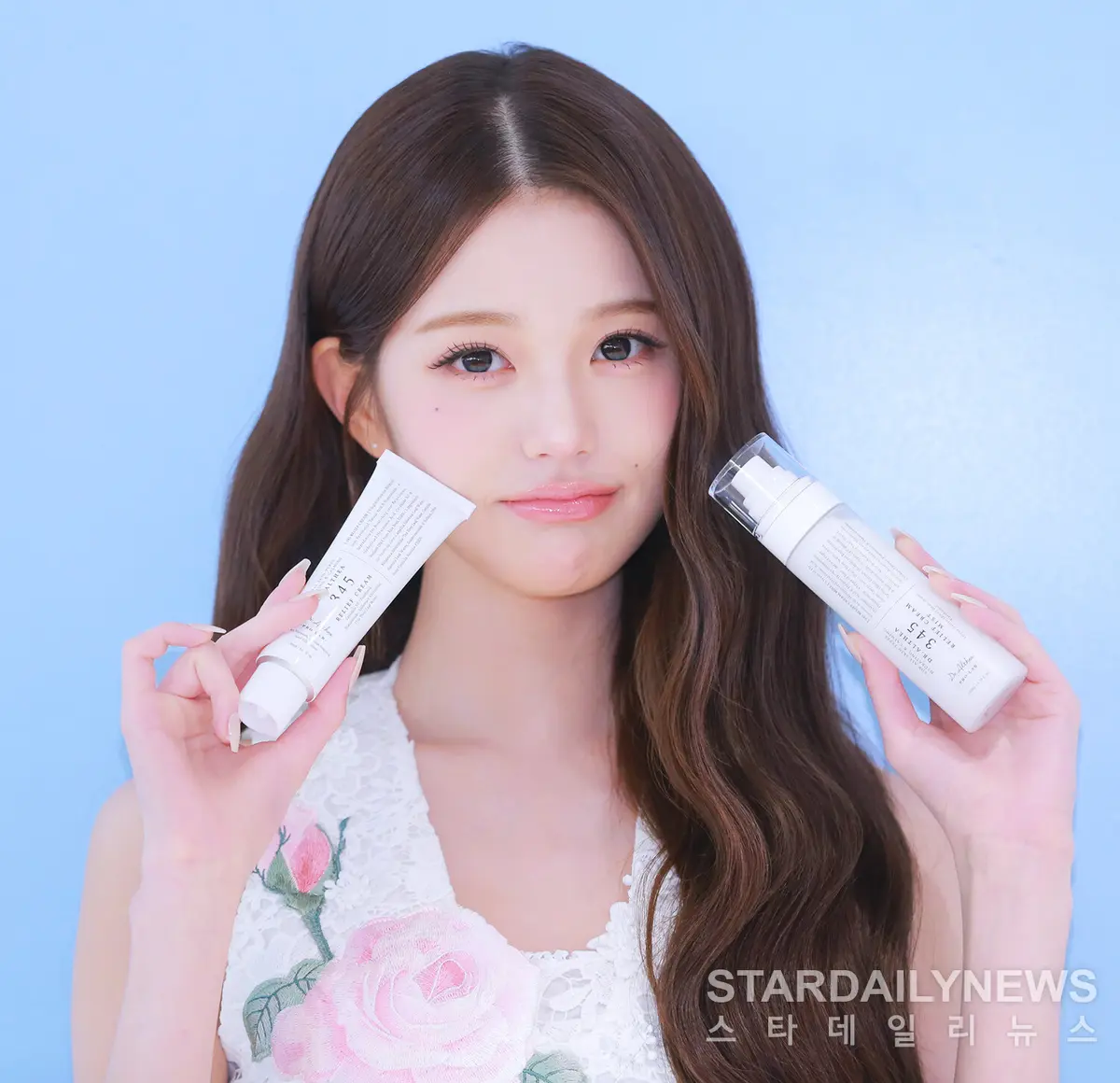 Jang Wonyoung tops Dcinside poll on airport manner controversies; Jessica, Jennie also ranked