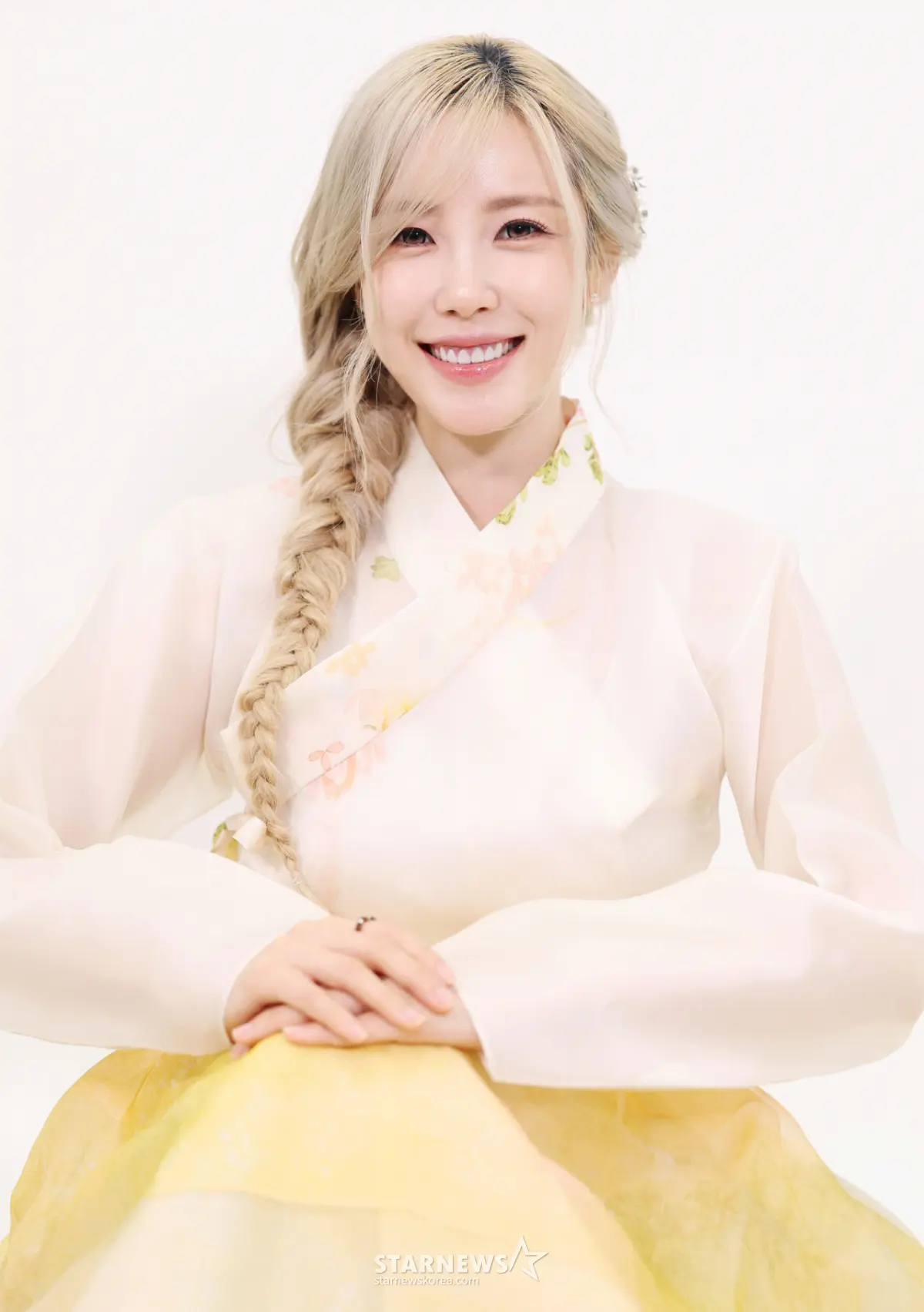 Jeon Hyo-sung on marriage: "Not against it, but I refuse to rush because of age"