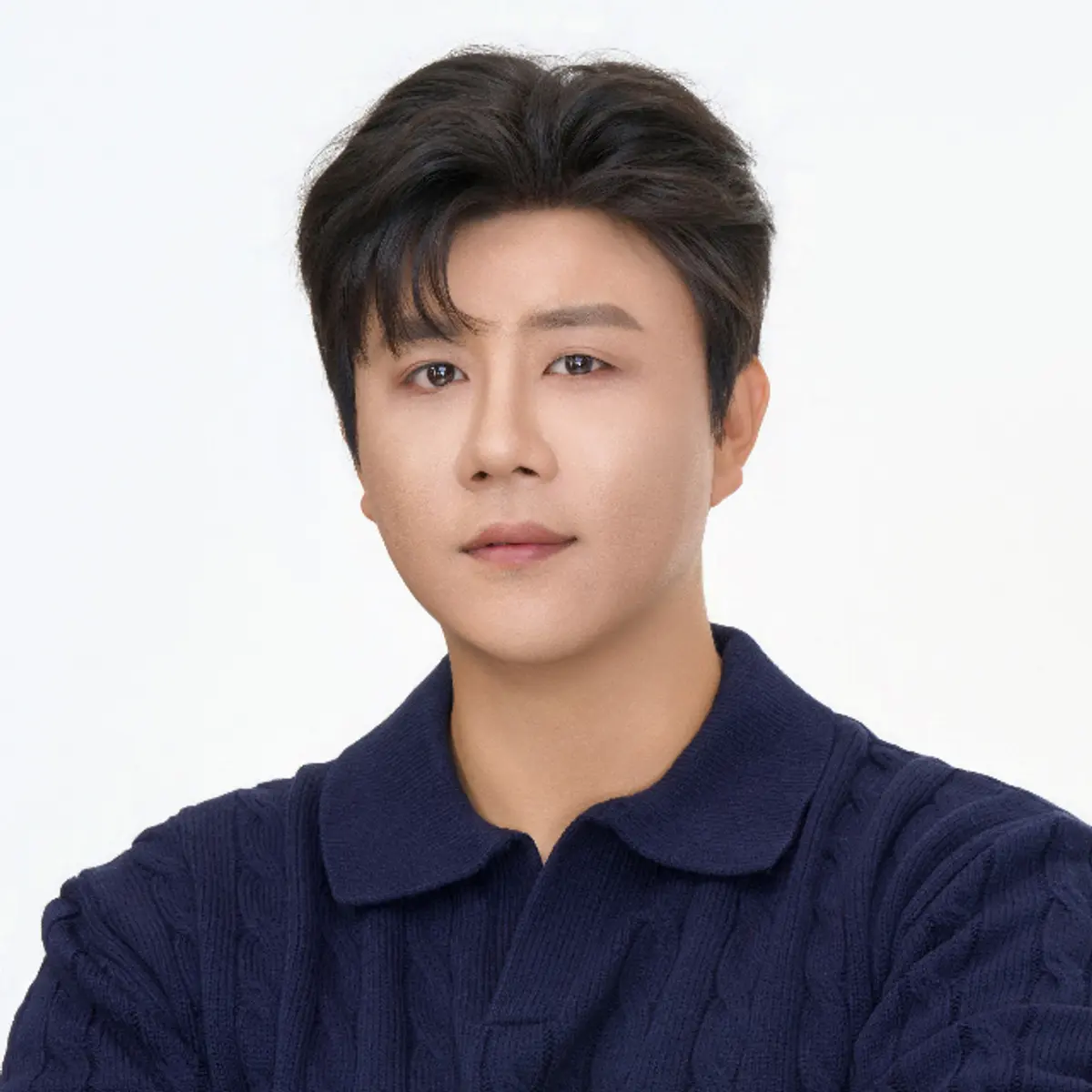 Jin Hae-sung signs with TM E Group, drops 'Sarang Bit' on Oct. 16 amid legal warning over online slander