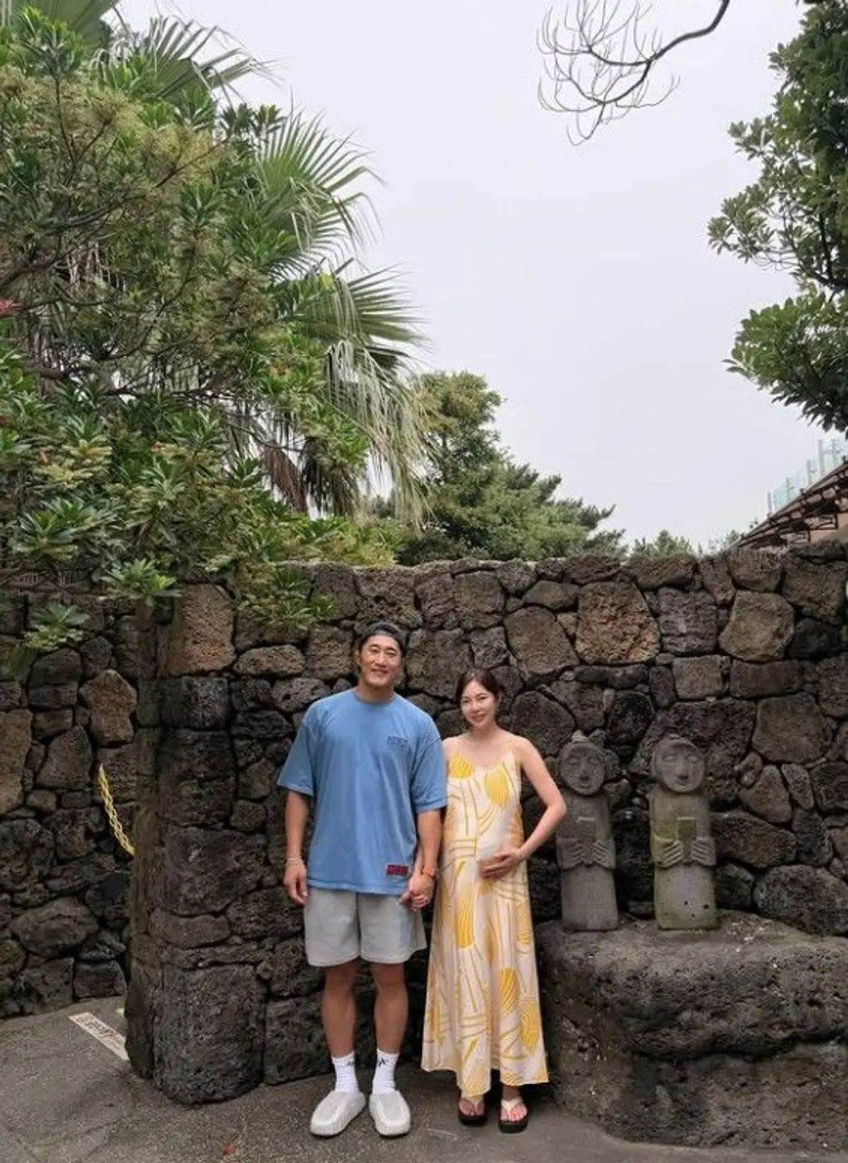 MMA Fighter Kim Dong-hyun and Wife Song Ha-yul Share Jeju Babymoon Ahead of Fourth Child