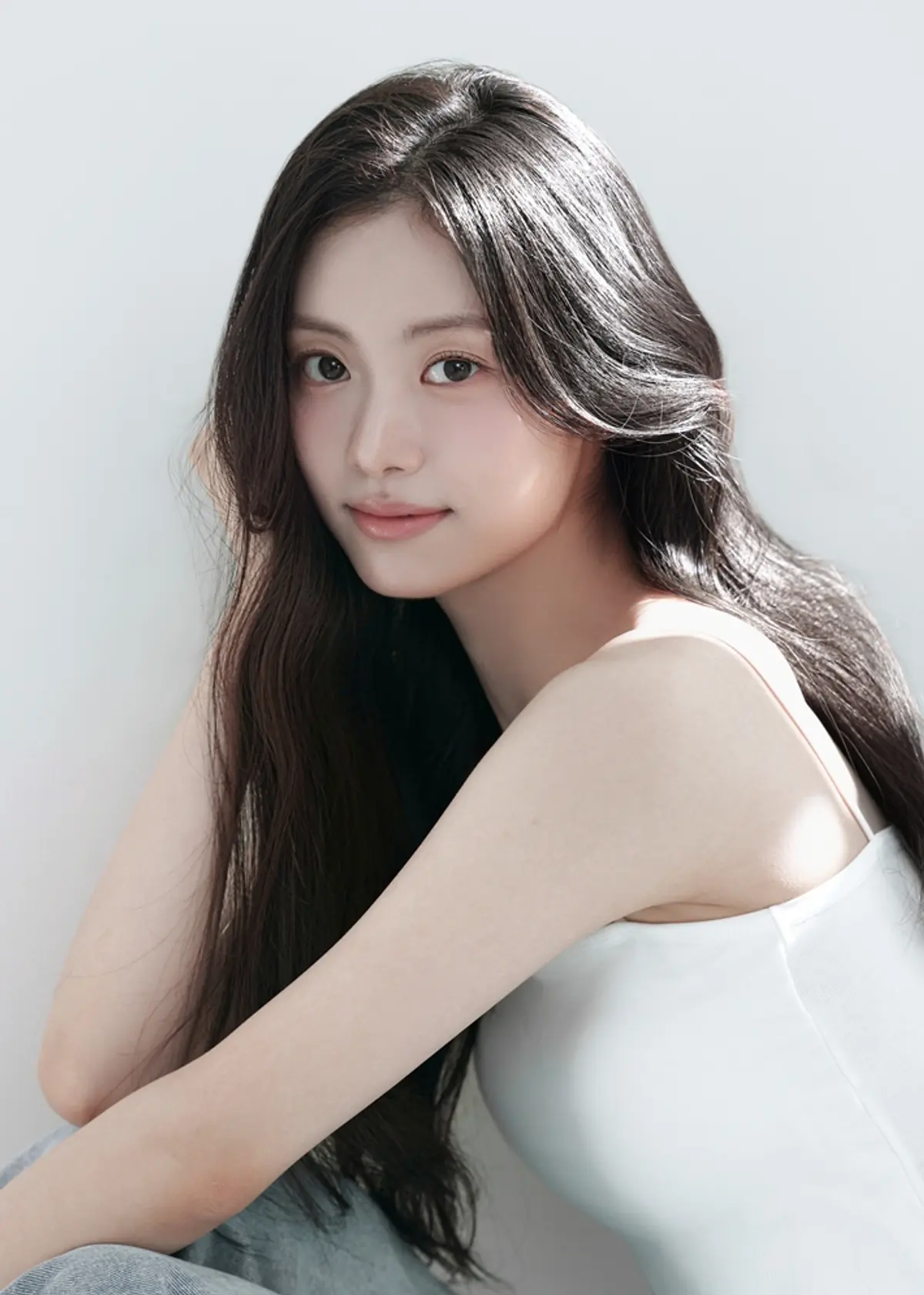 Kim Garam drops new profile photos, eyes acting career under Management Goo