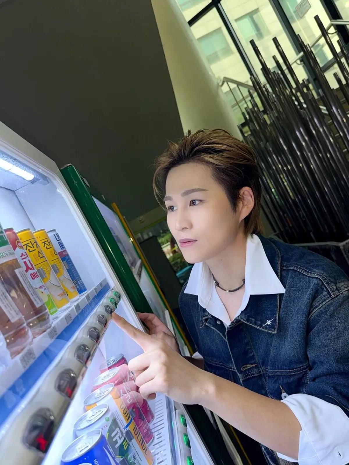 Kim Hee-jae hits Music Bank ahead of July 24 encore concert at Olympic Hall
