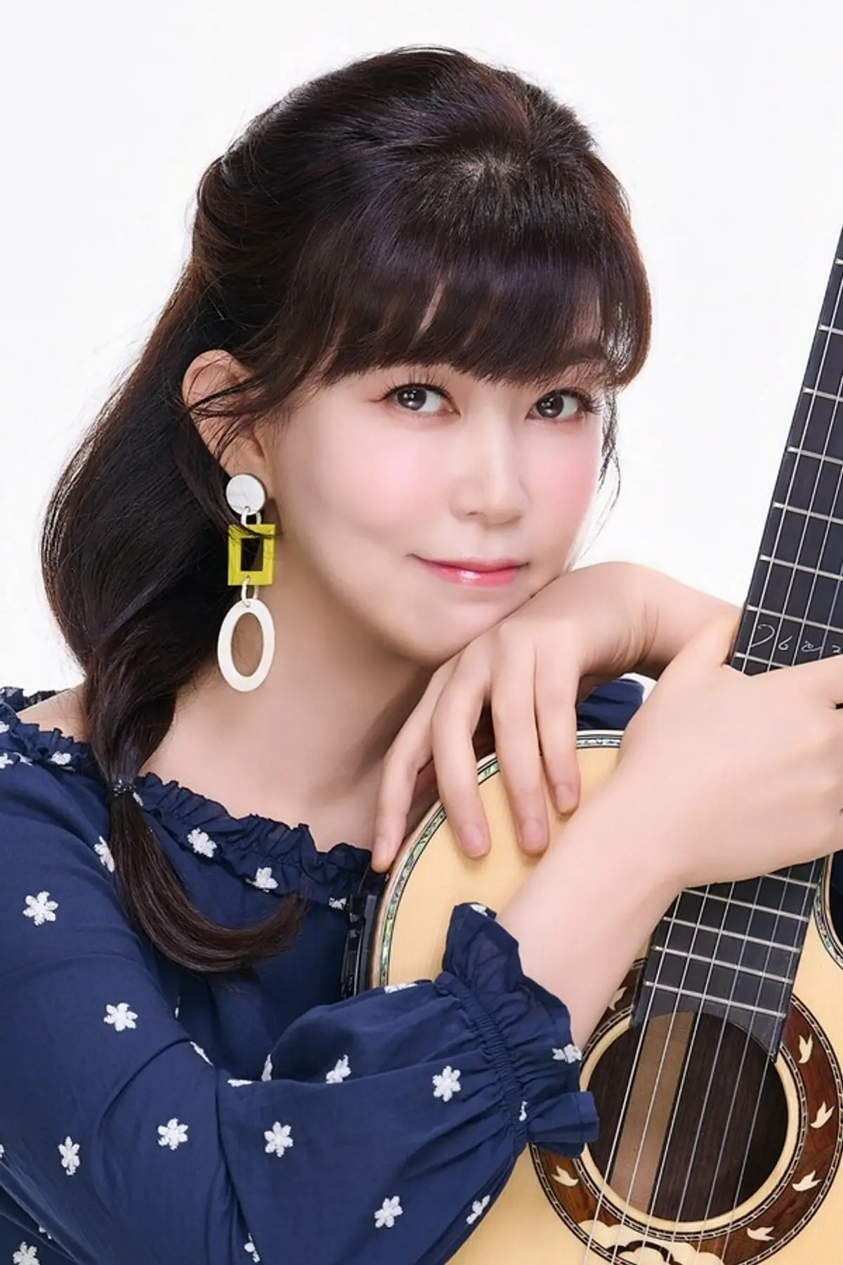 Kim Hee-jin relaunches 'Acacia,' debuts in Japan on Oricon, and books Seoul and Tokyo concerts