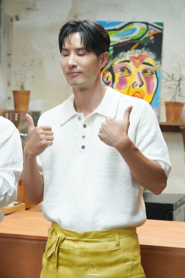 Kim Ji-seok plays crime boss in Netflix film 'Namphyeondeur' as girlfriend Lee Ju-myung's drama also rises
