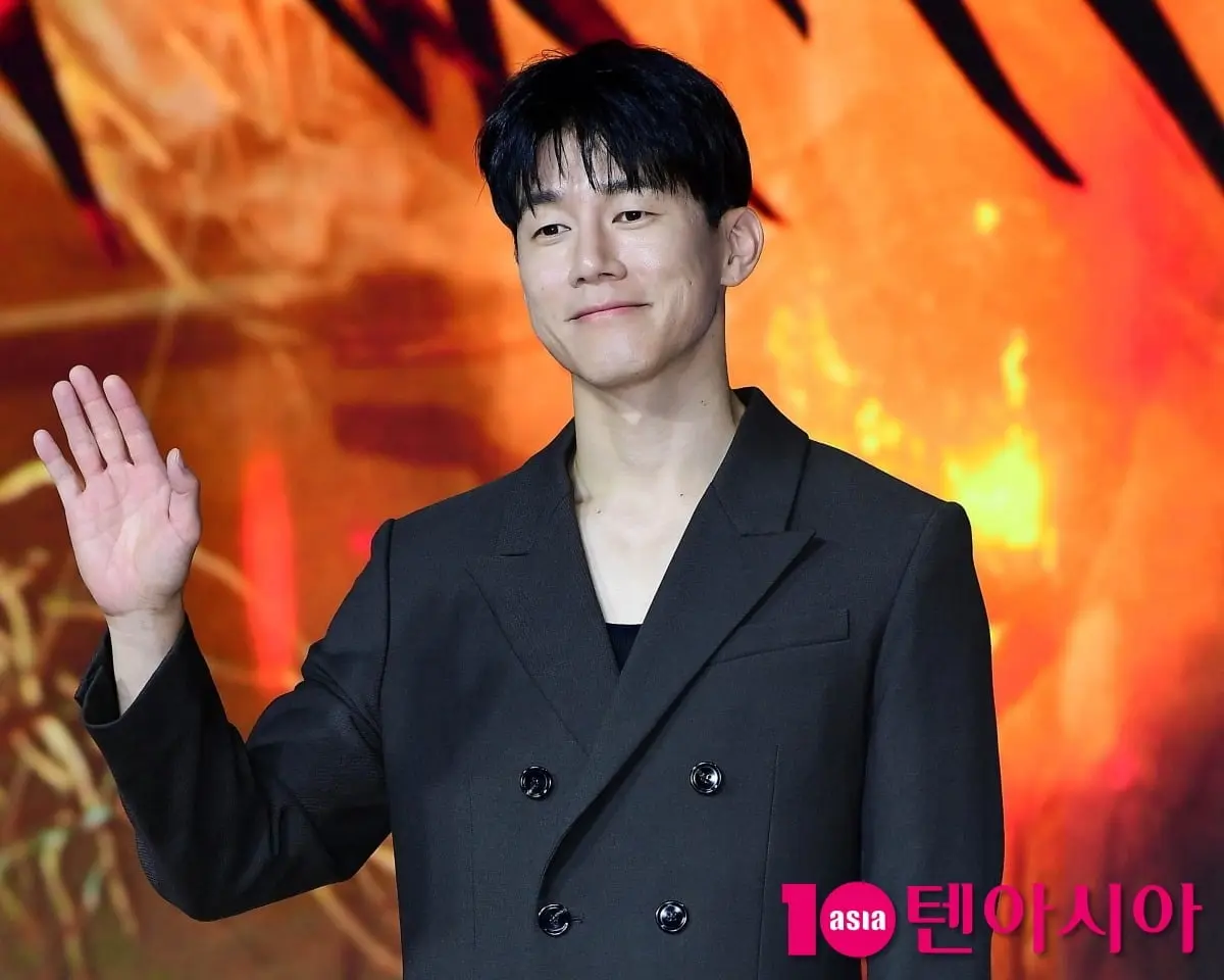 Kim Moo-yeol's 'True Education' tops Netflix Global Non-English chart and hits 6.4M views in 3 days