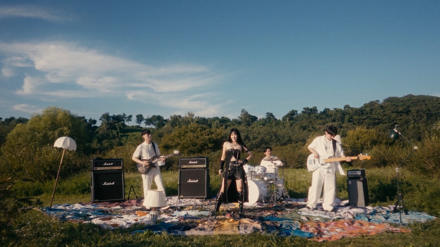 Kwon In-seo goes rock with new single "READY!"