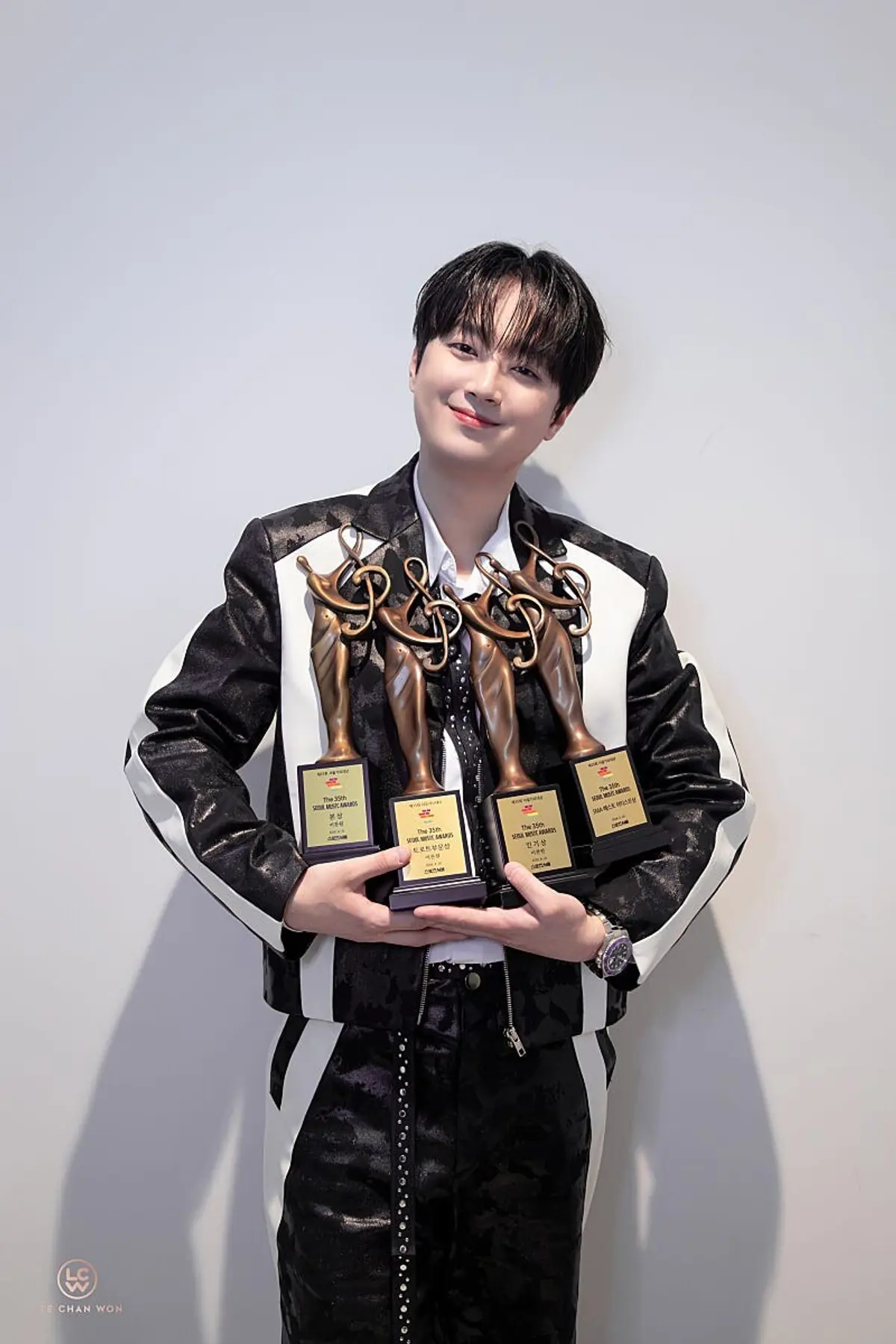 Lee Chan-won wins 4 awards at 2026 Seoul Music Awards, drops behind-the-scenes film