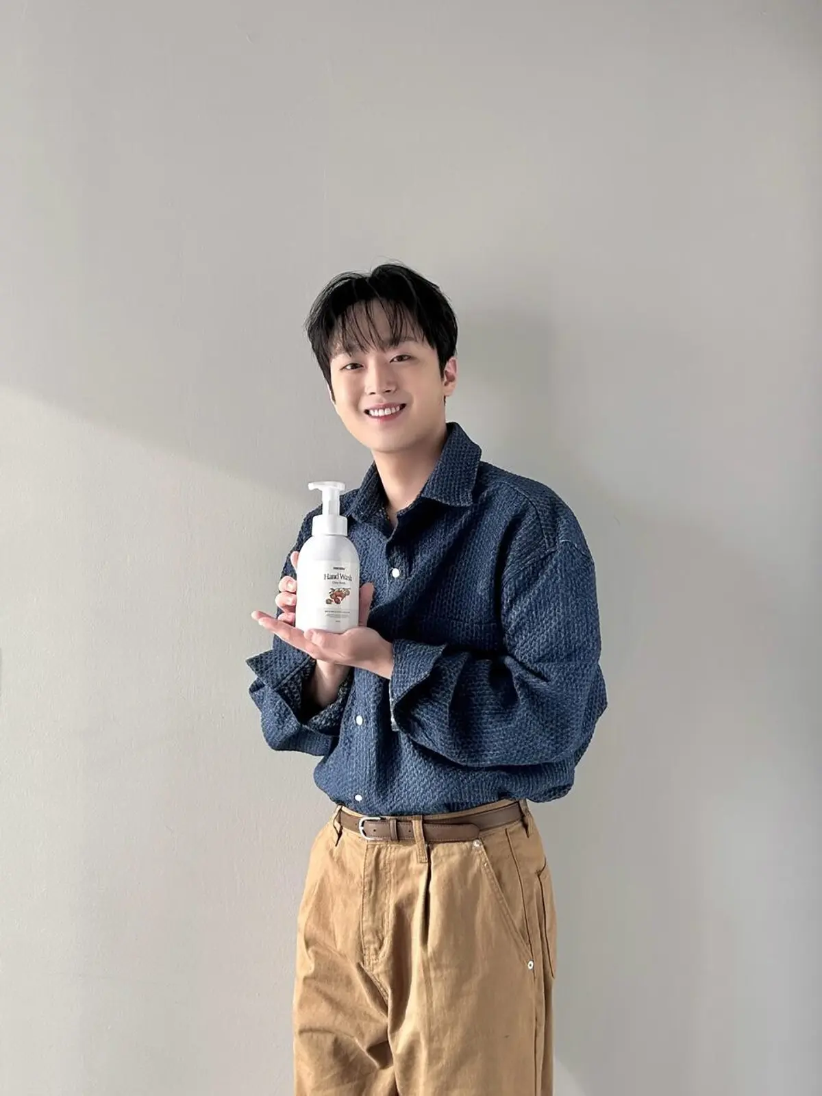 Lee Chan-won's '찬란' tops 610,000 first-week sales, his third consecutive half-million seller